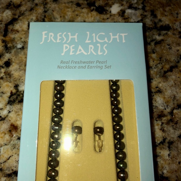 FRESH LIGHT PEARLS Freshwater Black Pearls - 17" Necklace + Earrings Set NEW! - Picture 10 of 14